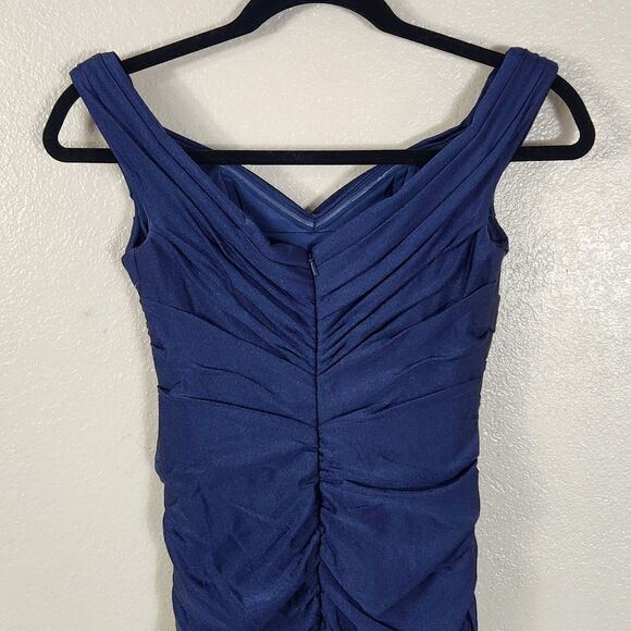 La Femme Navy Trumpet Off Shoulder Sexy Classic Beauty Size 0 28450 - Picture 8 of 16